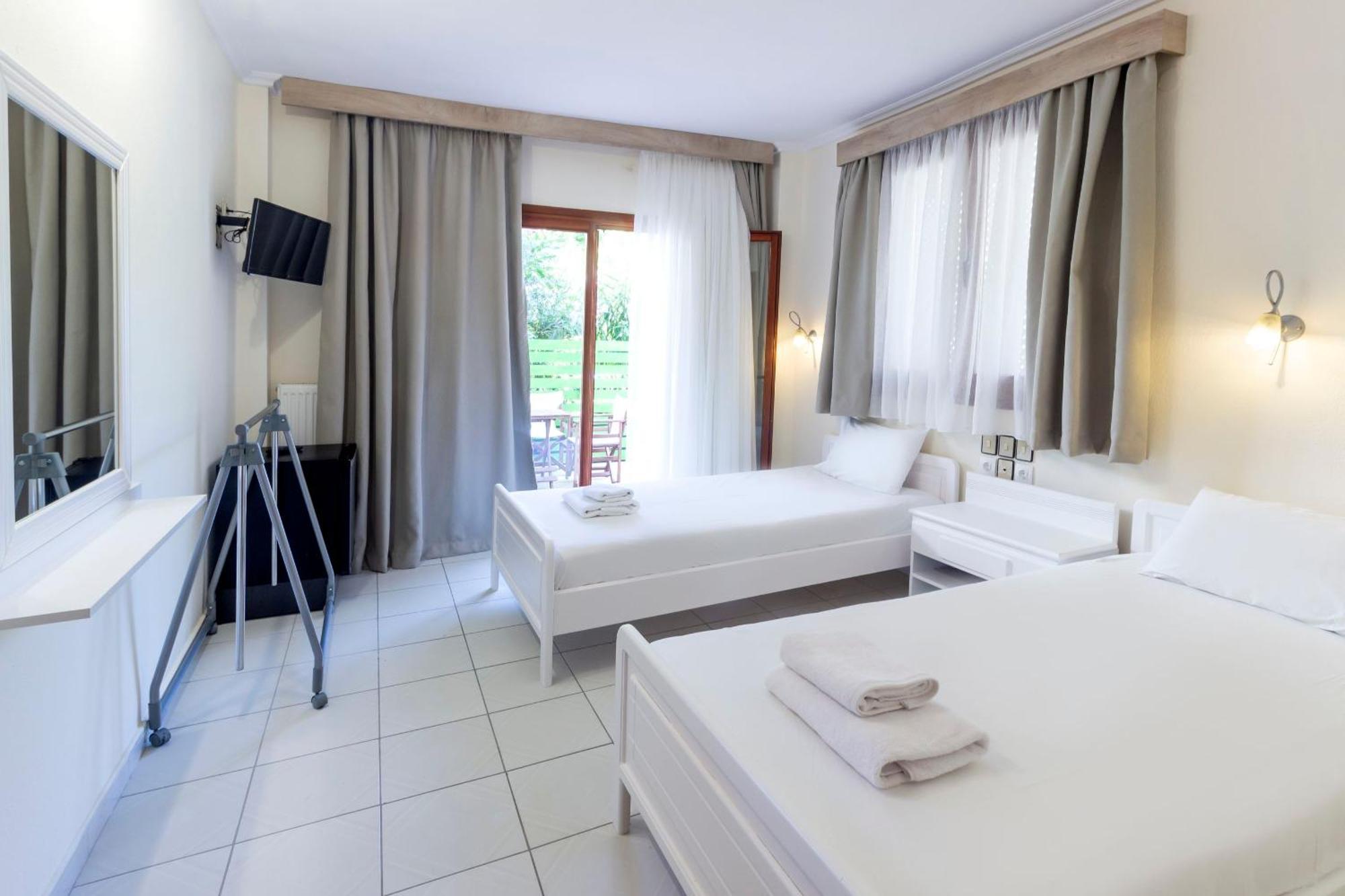 Hotel Odysseas Polychrono Habitación foto